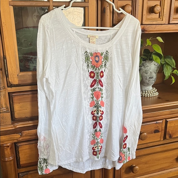 Sundance Tops - Sundance White Floral Embroidered Blouse